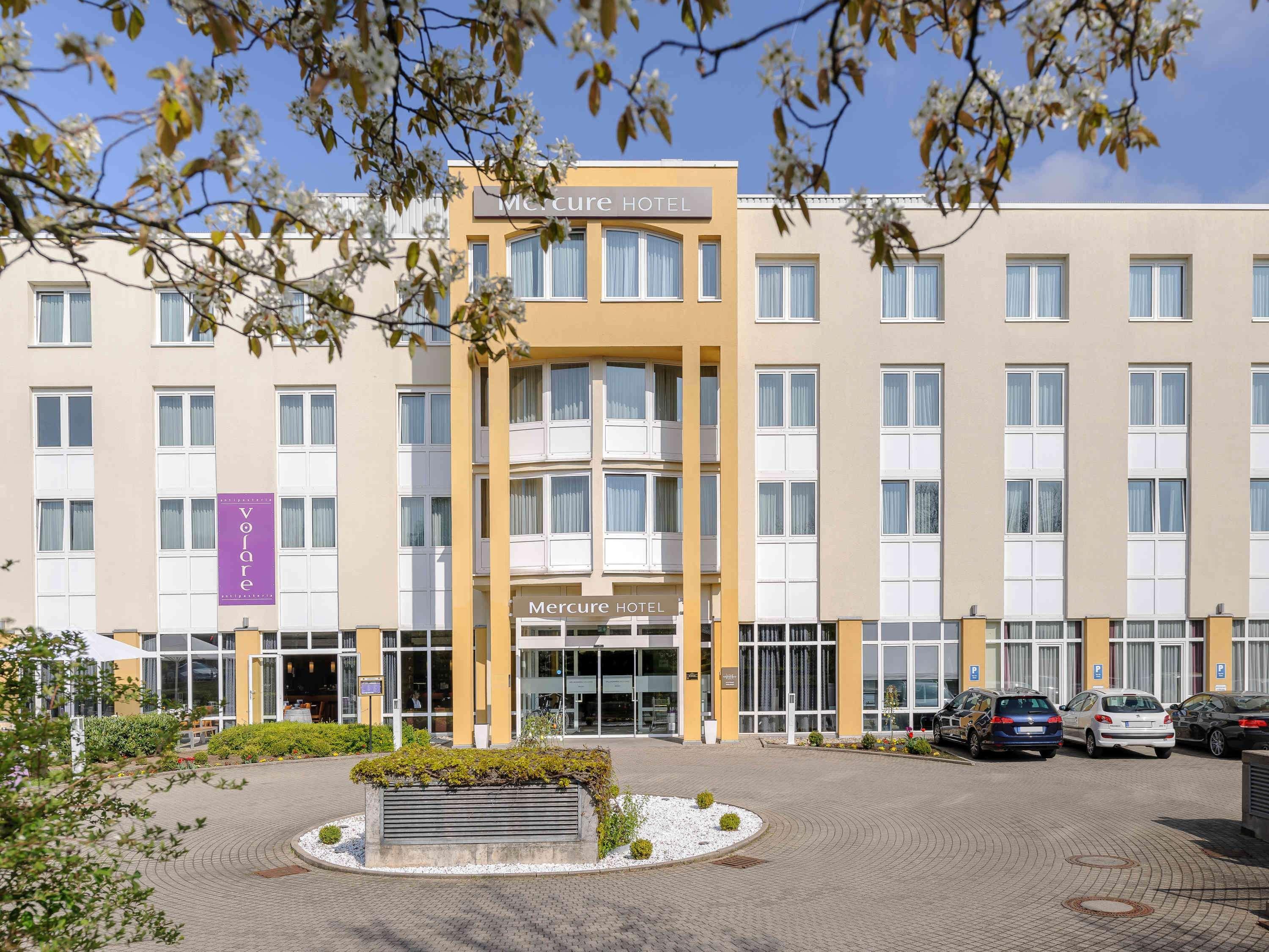 Mercure Hotel Stuttgart Герлинген Екстериор снимка