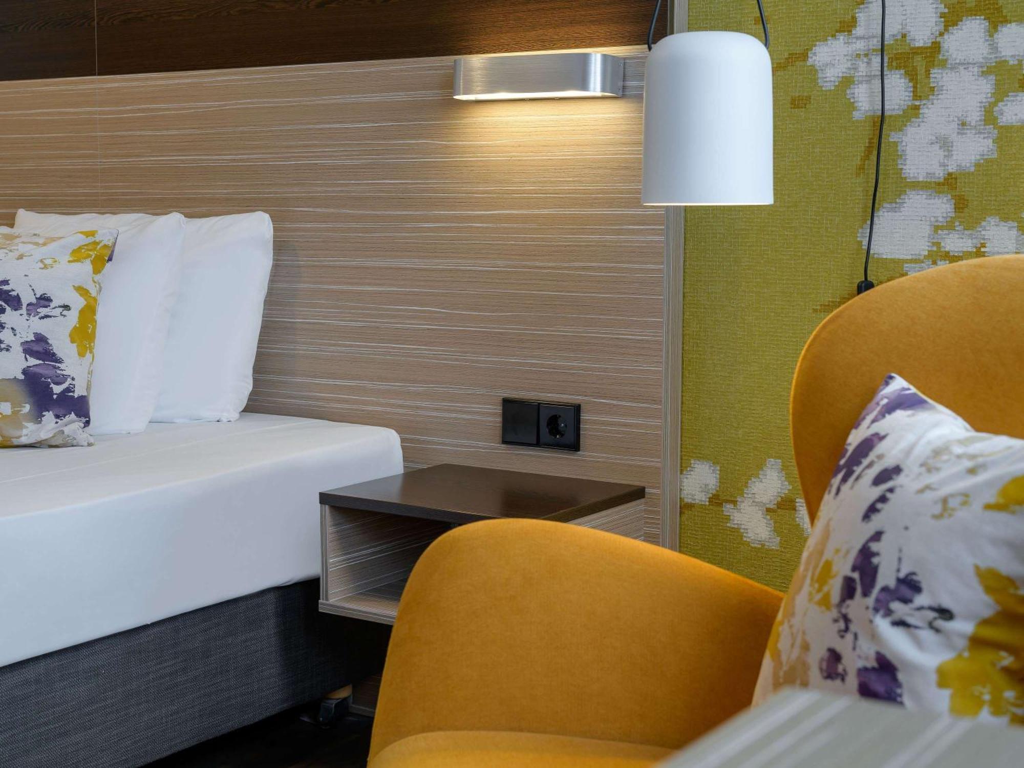 Mercure Hotel Stuttgart Герлинген Екстериор снимка
