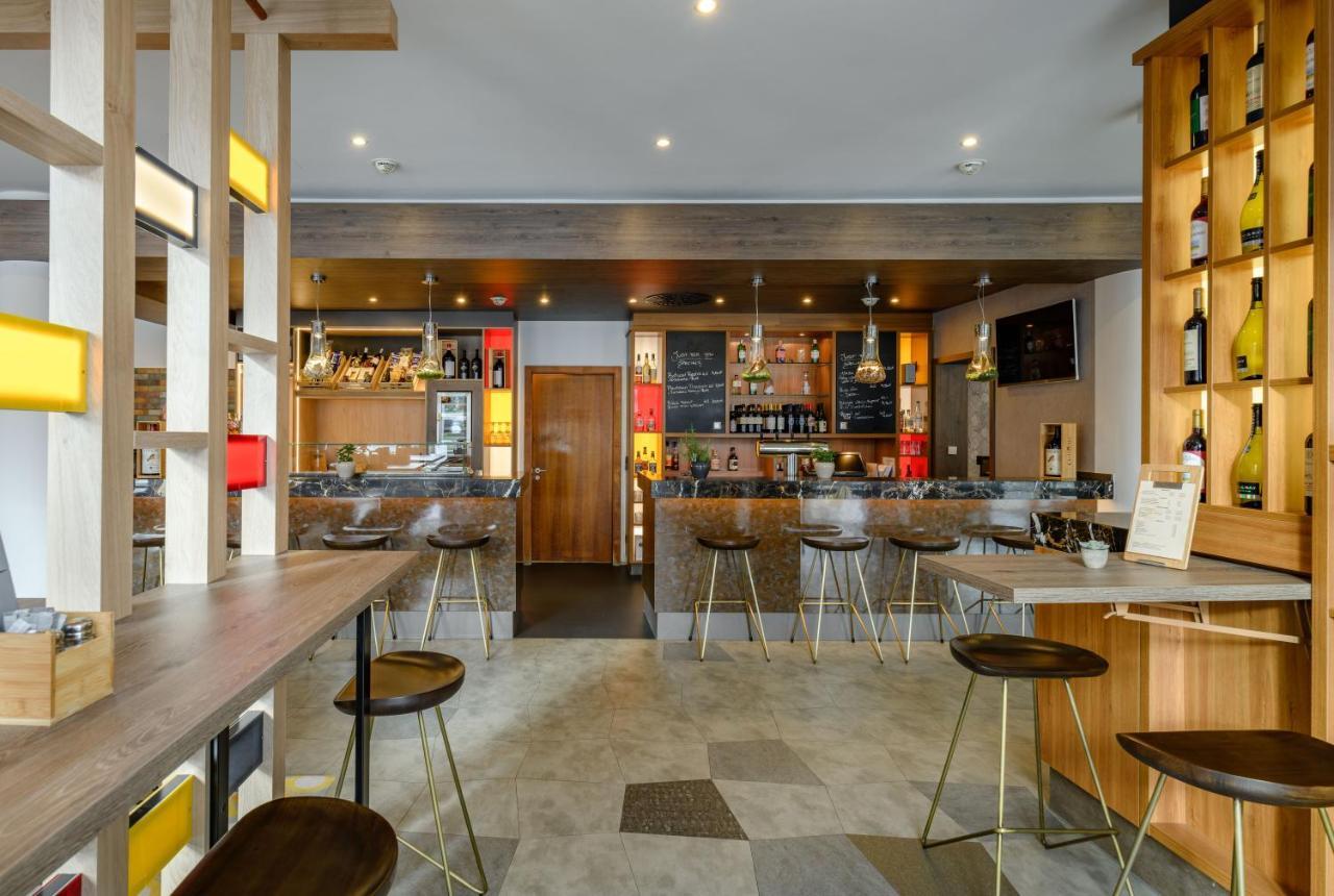 Mercure Hotel Stuttgart Герлинген Екстериор снимка